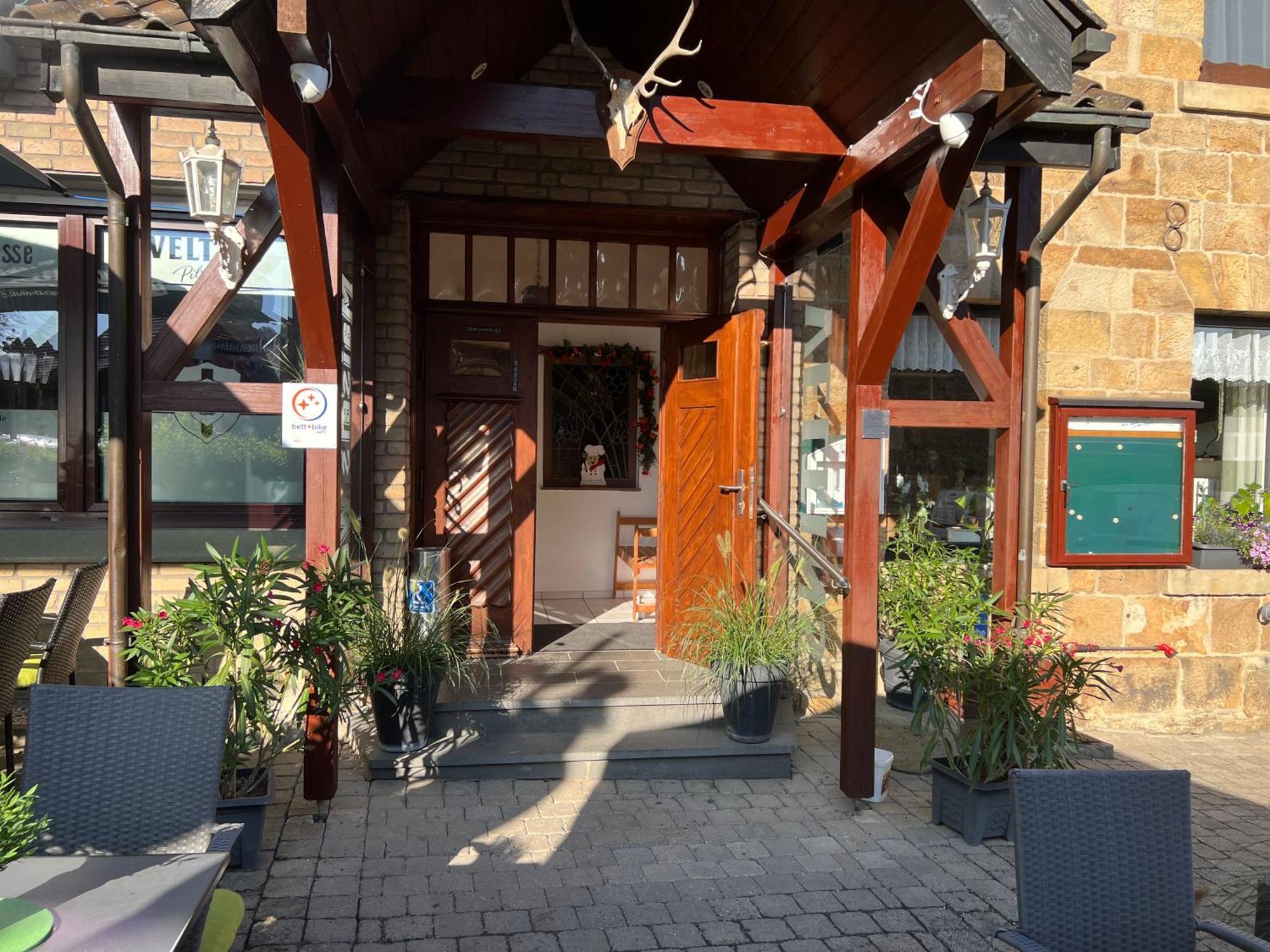 Landgasthaus Jaegerhof Bueren  Zewnętrze zdjęcie